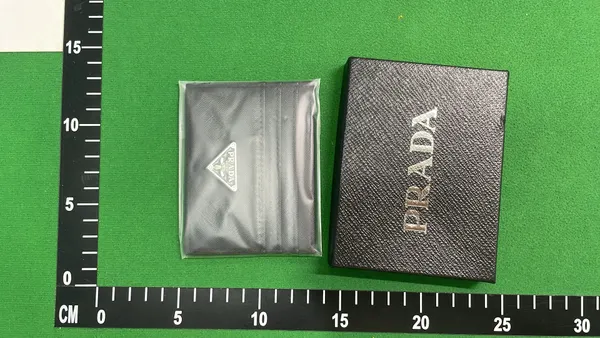 Black Textured Card Holder With Triangle Plaque — warehouse QC photo 3