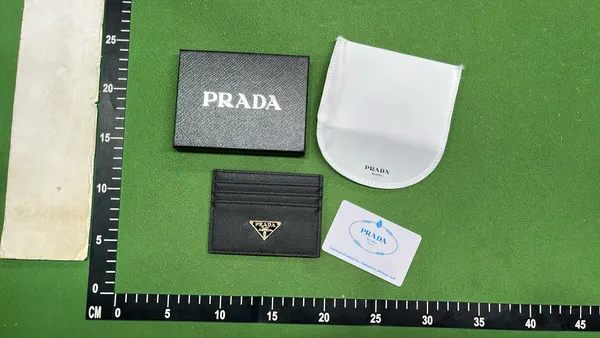 Black Textured Card Holder With Triangle Plaque — warehouse QC photo 6